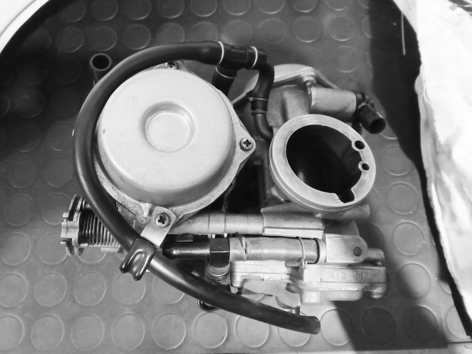 ntv650-revere-carburetor-rear-top.jpg