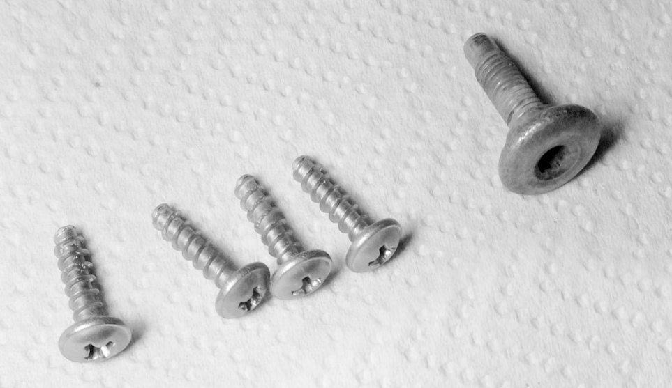 scarabeo-50-2t-inner-fairing-screws.jpg