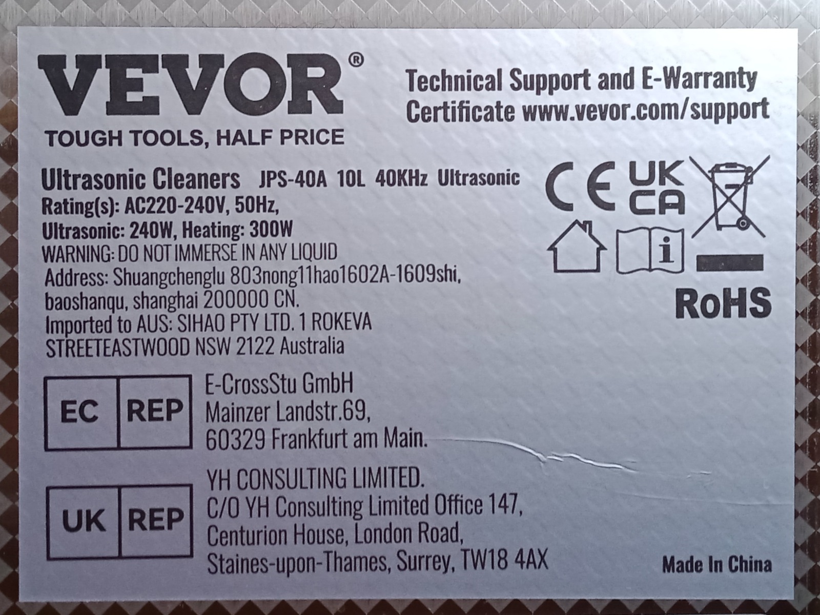 Vevo ultrasonic cleaner: specification label

Ovviamente si deve avere l'accortezza di **non far funzionare l'apparecchio senza averlo riempito di acqua**, non usare liquidi infiammabili, non eccedere con la temperatura né con la durata del trattamento. Non ci sono protezioni di sorta e tutto è lasciato alla discrezione dell'operatore.

